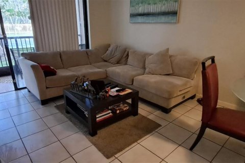 Condo in Miami, Florida, 2 bedrooms  № 1364904 - photo 3