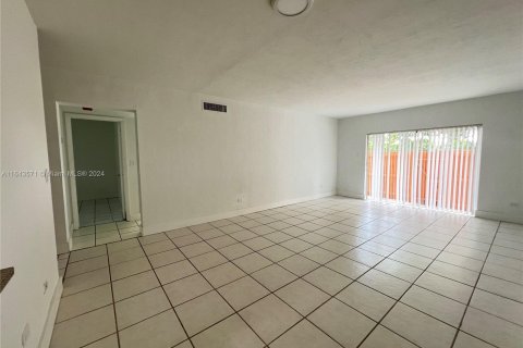 Condo in Cutler Bay, Florida, 2 bedrooms  № 1364981 - photo 11