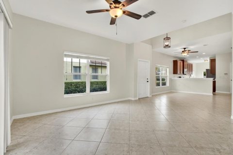 Townhouse in Tampa, Florida 3 bedrooms, 152.08 sq.m. № 1437333 - photo 11