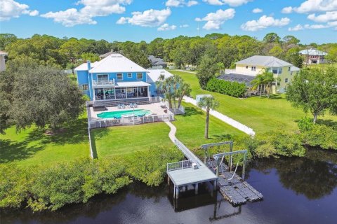 Villa ou maison à vendre à Tampa, Floride: 4 chambres, 335.47 m2 № 1382713 - photo 1