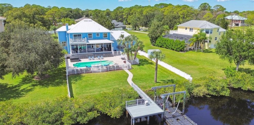 Villa ou maison à Tampa, Floride 4 chambres, 335.47 m2 № 1382713