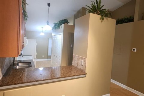 Condo in Winter Park, Florida, 2 bedrooms  № 1382684 - photo 5