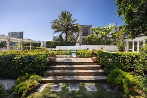 Casa en venta en Miami Beach, Florida, 6 dormitorios, 421.31 m2 № 1320737 - foto 21