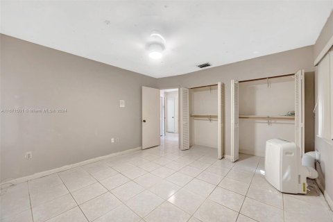 Casa en venta en Miami, Florida, 3 dormitorios, 219.44 m2 № 1393517 - foto 20