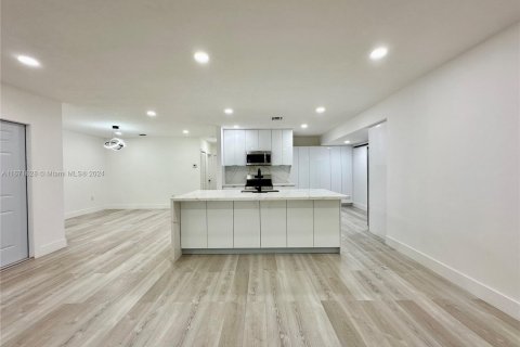 Casa en venta en Miami, Florida, 3 dormitorios, 186.45 m2 № 1393520 - foto 15