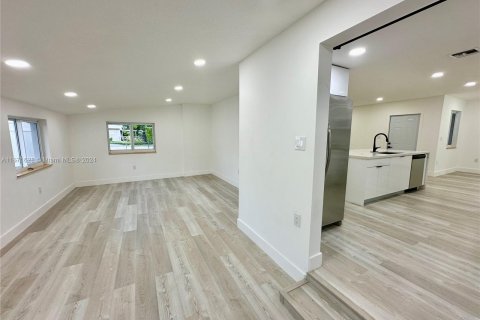 Villa ou maison à vendre à Miami, Floride: 3 chambres, 186.45 m2 № 1393520 - photo 23