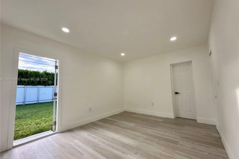 Casa en venta en Miami, Florida, 3 dormitorios, 186.45 m2 № 1393520 - foto 30