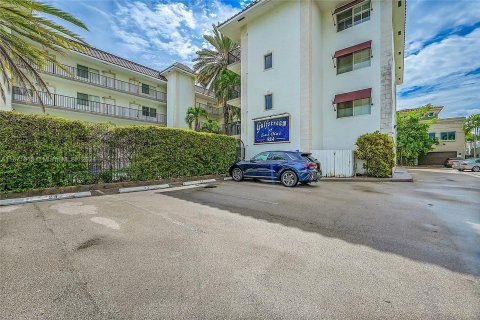 Condo in Fort Lauderdale, Florida, 3 bedrooms  № 1393519 - photo 3