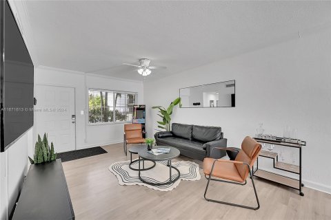 Condo in Fort Lauderdale, Florida, 3 bedrooms  № 1393519 - photo 8