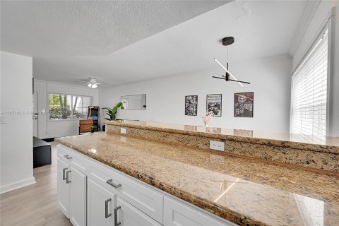 Condo in Fort Lauderdale, Florida, 3 bedrooms  № 1393519 - photo 14