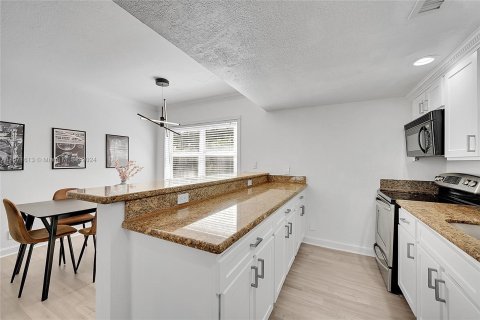 Condo in Fort Lauderdale, Florida, 3 bedrooms  № 1393519 - photo 12