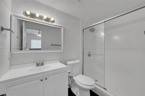 Condo in Fort Lauderdale, Florida, 3 bedrooms  № 1393519 - photo 19