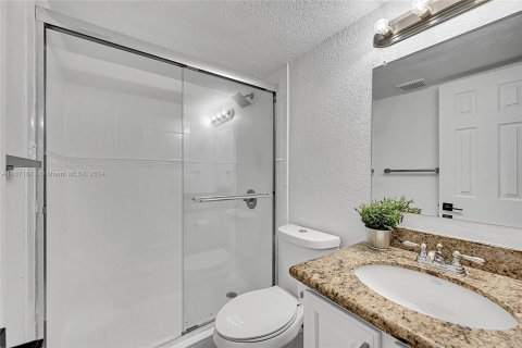 Condo in Fort Lauderdale, Florida, 3 bedrooms  № 1393519 - photo 23