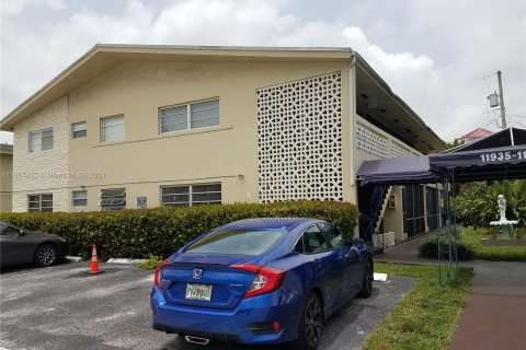 Apartamento en alquiler en North Miami, Florida, 1 dormitorio, 68.75 m2 № 1364151 - foto 1