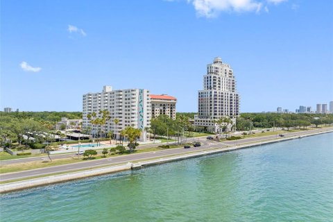 Condo in Tampa, Florida, 3 bedrooms  № 1365062 - photo 2