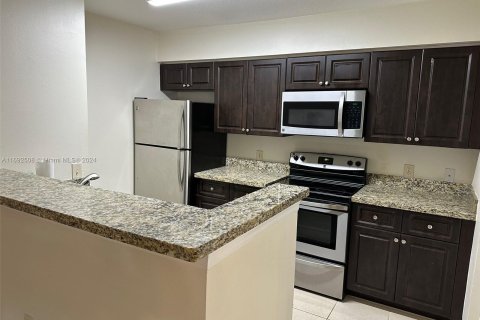 Condo in West Palm Beach, Florida, 1 bedroom  № 1441578 - photo 2