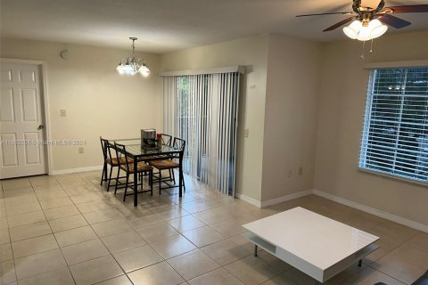 Condo in West Palm Beach, Florida, 1 bedroom  № 1441578 - photo 4