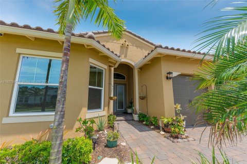 Casa en venta en Jensen Beach, Florida, 4 dormitorios, 283.82 m2 № 1281634 - foto 18