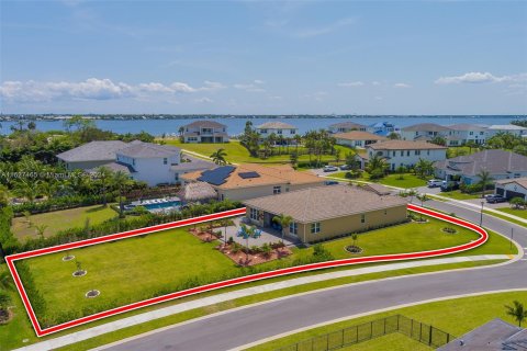 Casa en venta en Jensen Beach, Florida, 4 dormitorios, 283.82 m2 № 1281634 - foto 10