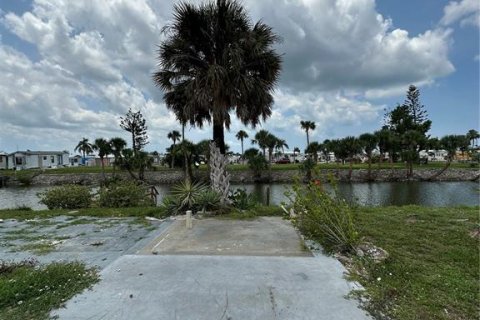 Купить земельный участок в Энглвуд, Флорида № 591157 - фото 5