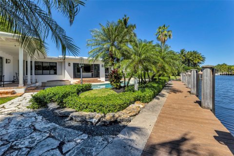 Villa ou maison à vendre à Fort Lauderdale, Floride: 4 chambres, 319.77 m2 № 1182238 - photo 9