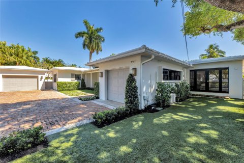 Villa ou maison à vendre à Fort Lauderdale, Floride: 4 chambres, 319.77 m2 № 1182238 - photo 1