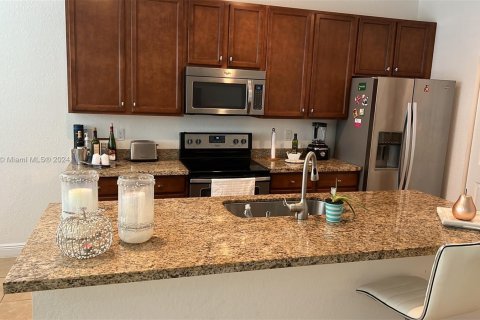 Condo in Miramar, Florida, 3 bedrooms  № 1189217 - photo 5