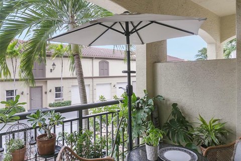 Townhouse in Wilton Manors, Florida 2 bedrooms, 165.09 sq.m. № 805147 - photo 23