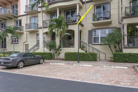 Townhouse in Wilton Manors, Florida 2 bedrooms, 165.09 sq.m. № 805147 - photo 25