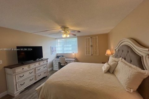 Condo in Sunrise, Florida, 2 bedrooms  № 1370682 - photo 21