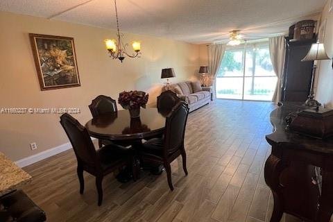 Condo in Sunrise, Florida, 2 bedrooms  № 1370682 - photo 11