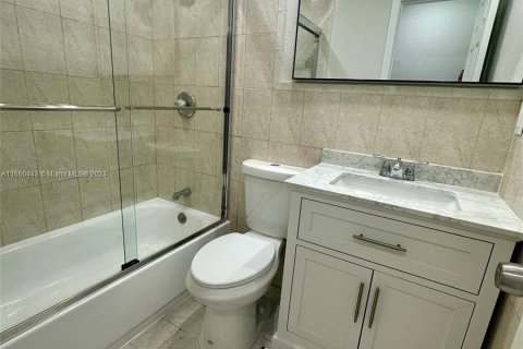 Casa en venta en Miami Gardens, Florida, 3 dormitorios, 84.54 m2 № 1370681 - foto 9