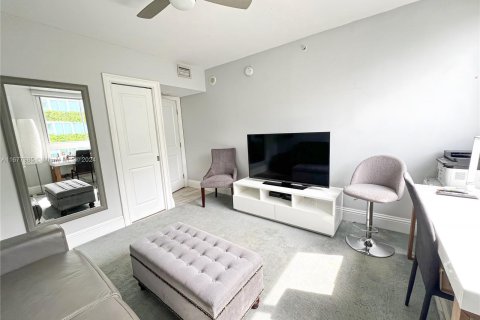 Condo in Miami Beach, Florida, 2 bedrooms  № 1407639 - photo 25