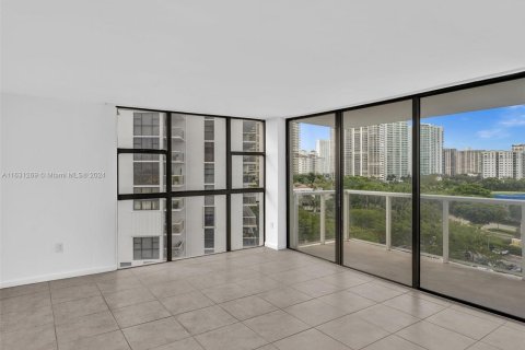 Copropriété à vendre à Aventura, Floride: 2 chambres, 106.28 m2 № 1291931 - photo 12