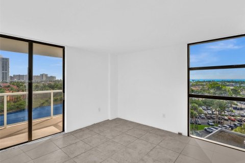 Condo in Aventura, Florida, 2 bedrooms  № 1291931 - photo 22