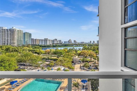 Condominio en venta en Aventura, Florida, 2 dormitorios, 106.28 m2 № 1291931 - foto 16