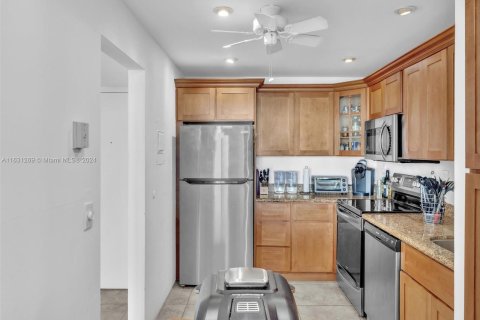 Condo in Aventura, Florida, 2 bedrooms  № 1291931 - photo 20