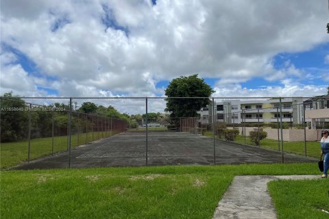 Condo in Miami, Florida, 1 bedroom  № 1365940 - photo 20