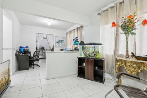 Immobilier commercial à vendre à Miami, Floride: 142.14 m2 № 1365901 - photo 23