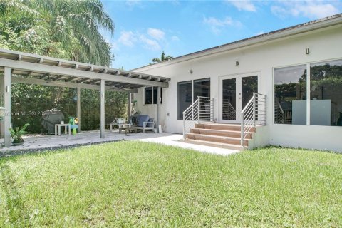 Villa ou maison à vendre à Miami, Floride: 3 chambres, 185.8 m2 № 1365899 - photo 18