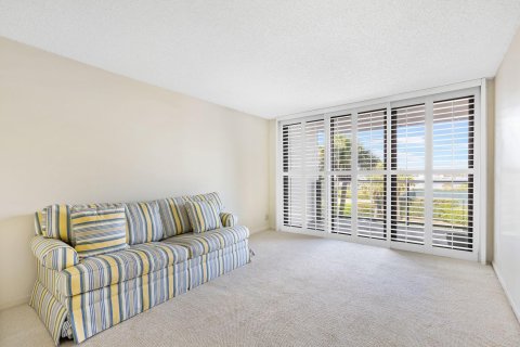 Condo in Palm Beach, Florida, 2 bedrooms  № 1163144 - photo 29