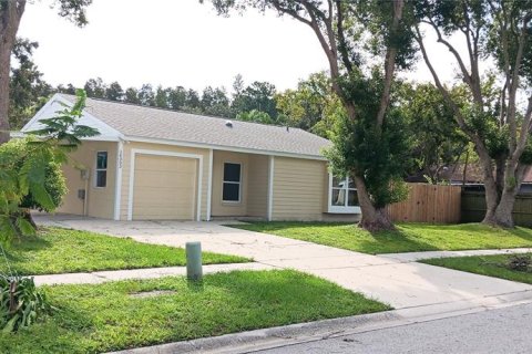 House in Tampa, Florida 3 bedrooms, 138.05 sq.m. № 1391013 - photo 3