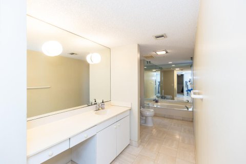 Condo in Riviera Beach, Florida, 2 bedrooms  № 1121178 - photo 10