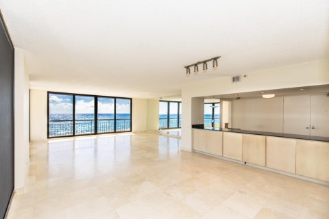 Condo in Riviera Beach, Florida, 2 bedrooms  № 1121178 - photo 23