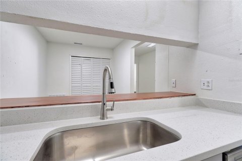 Copropriété à vendre à Orlando, Floride: 2 chambres, 99.68 m2 № 1165784 - photo 5