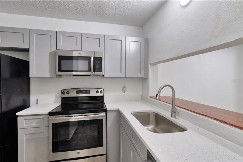 Condo in Orlando, Florida, 2 bedrooms  № 1165784 - photo 3