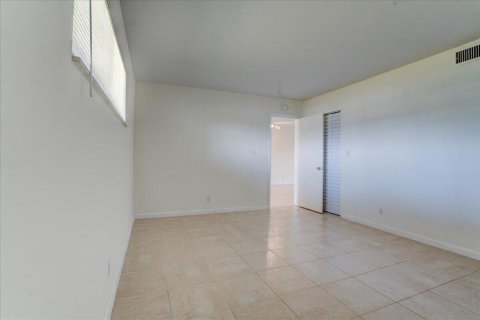 Condominio en venta en Lake Worth, Florida, 2 dormitorios, 83.05 m2 № 590802 - foto 3