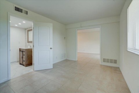 Copropriété à vendre à Lake Worth, Floride: 2 chambres, 83.05 m2 № 590802 - photo 17