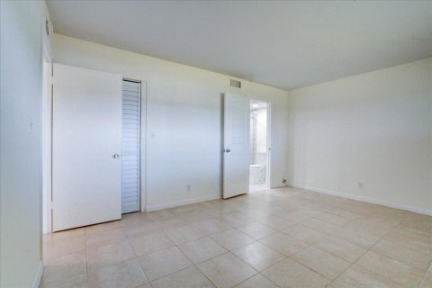 Condominio en venta en Lake Worth, Florida, 2 dormitorios, 83.05 m2 № 590802 - foto 4