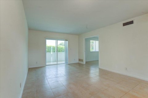 Copropriété à vendre à Lake Worth, Floride: 2 chambres, 83.05 m2 № 590802 - photo 22